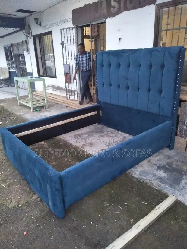 5x6 Deluxe Navy Tufted Chester Bed - 1
