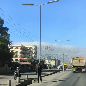 Nguzo za Taa za Barabarani za Chuma cha Galvanized - Zikiwa na Bolts za Anchor