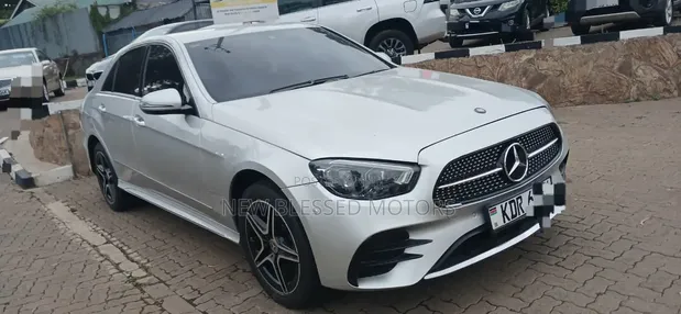 Mercedes-Benz E300 2016 Nyeupe - 1