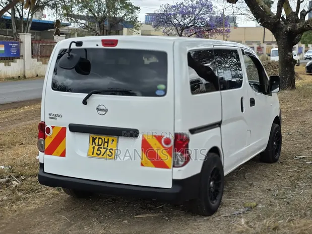 Nissan NV200 Van 2015 Automatic - 1
