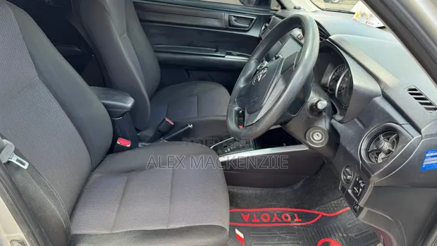 Toyota Corolla Fielder 2015 Silver - 1