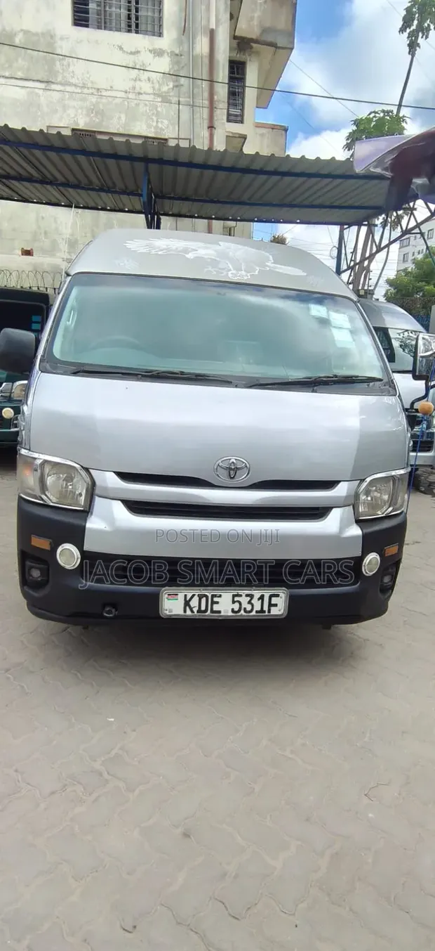 Toyota HiAce 2014 - 1