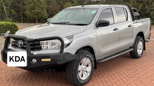 Toyota Hilux Revo Double Cab Diesel 2.4 AWD 2020 Silver - 1