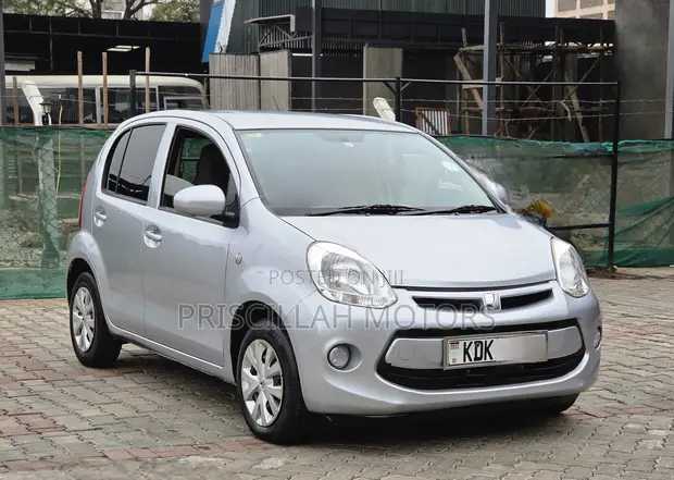 Toyota Passo 2015 Nyeupe - 1