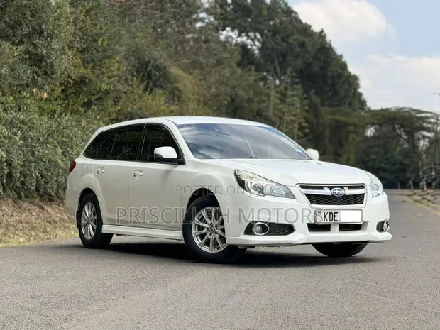 Subaru Legacy 2014 Nyeupe - 1