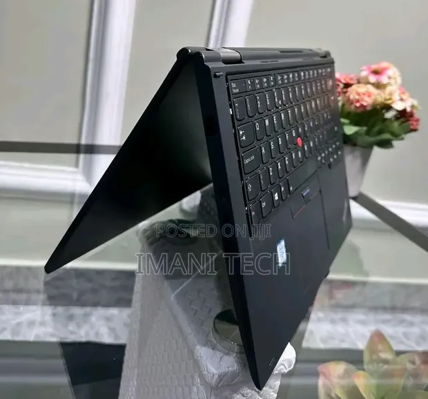 Lenovo Yoga 260 Laptop: 8GB RAM, Intel Core i7, 256GB SSD - 1