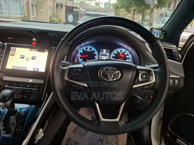 Toyota Harrier 2017 White - 1