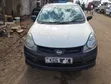 Nissan Advan 2004 Nyeupe - 1