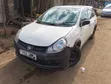 Nissan Advan 2004 Nyeupe - 3