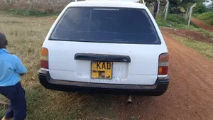 Toyota Corolla Hatchback 1995 Nyeupe