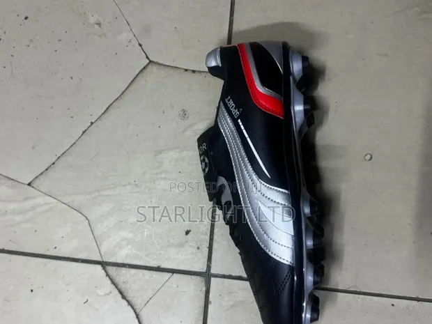 Kids Black Grey Lightweight Football Boots (Sizes 31-37) - 1