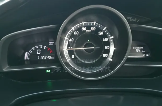 Mazda Axela 2015 Nyeupe - 1