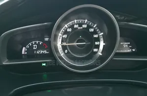 Mazda Axela 2015 Nyeupe