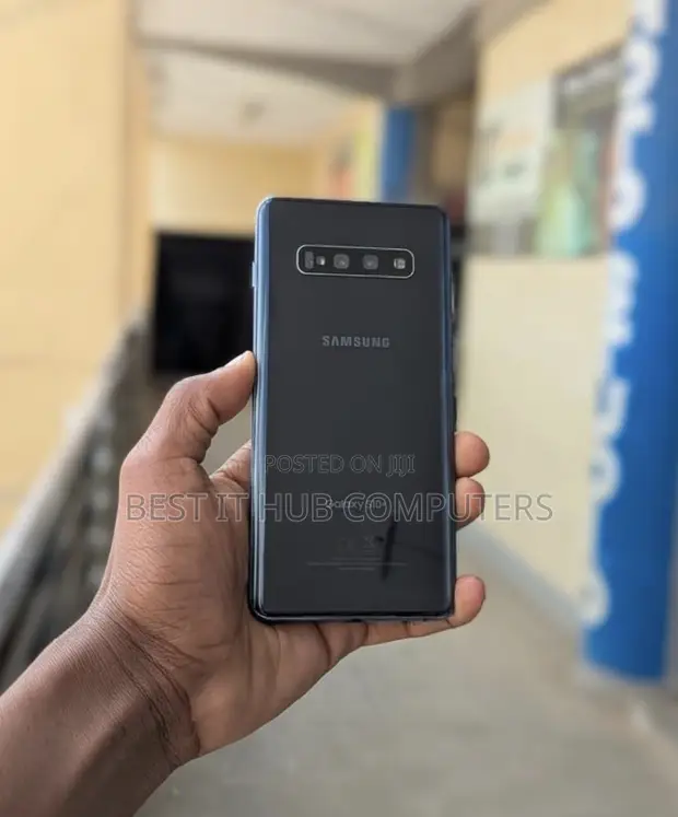 Samsung Galaxy S10 Plus 128GB Nyeusi (Refurbished) - 1