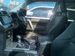 Toyota Land Cruiser Prado Kakadu 2019 Nyeusi