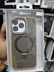 Kifaa cha Simu cha iPhone 15 Pro Max chenye Stand ya Chuma - 1