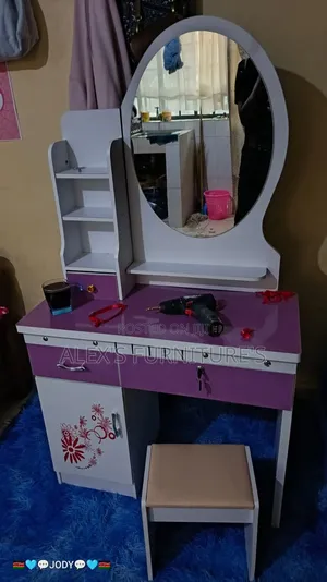 Ideal Makeup Beauty Dressing Table