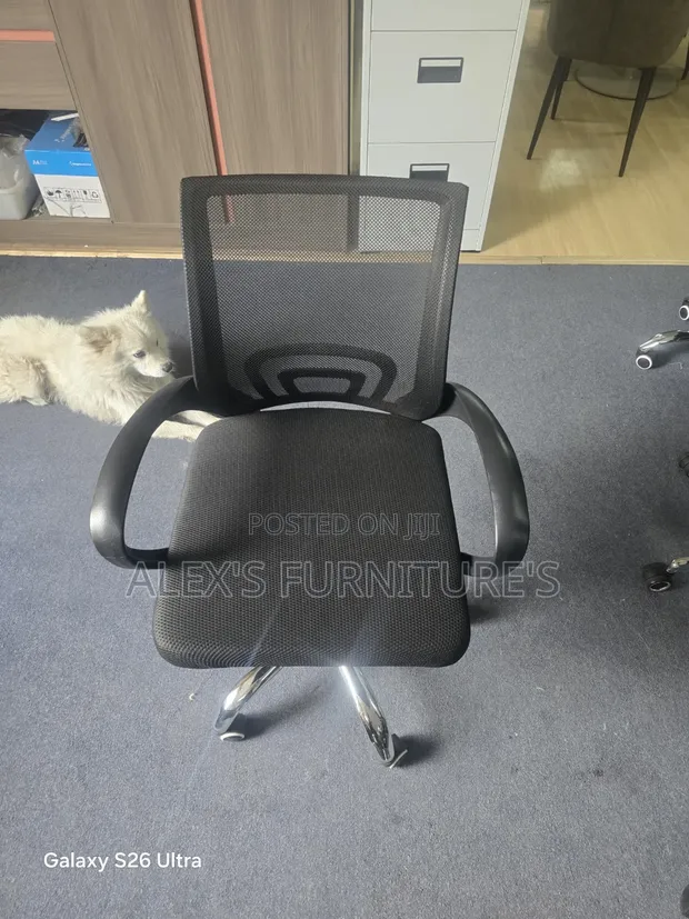 Executive Modern Swivel Office Chairs - 1