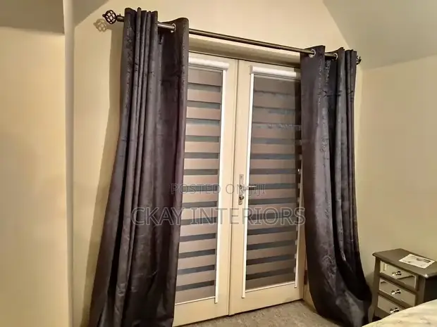 Beautiful Curtains for Shops, Offices & Showrooms - 1