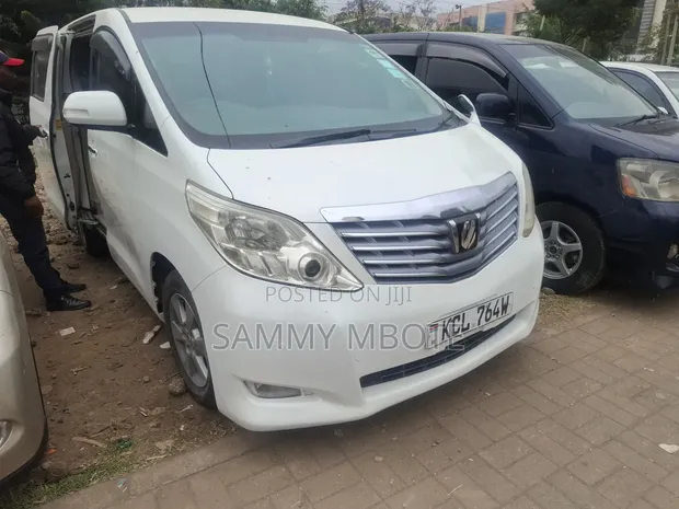 Toyota Alphard 2.4 Petrol FWD 2011 White - 1