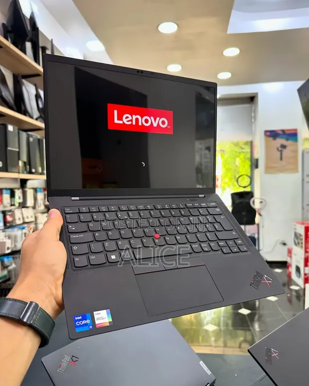 New Lenovo ThinkPad X1 Carbon Laptop - i7, 16GB RAM, 512GB SSD - 1