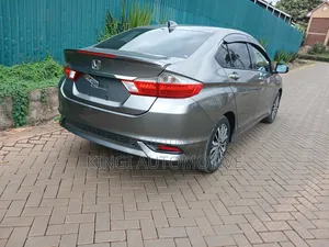 Honda Grace 2020