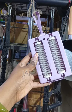 2-Line Small Carpet Brush