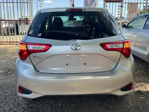 Toyota Vitz 2019 Nyeupe