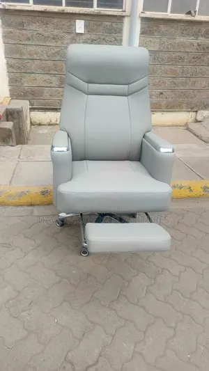 Executive Office Chair with Footrest - Light Grey