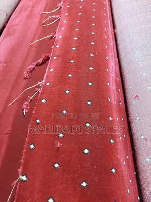 Ushona wa Rais/Mtendaji Mwekundu na Maroon