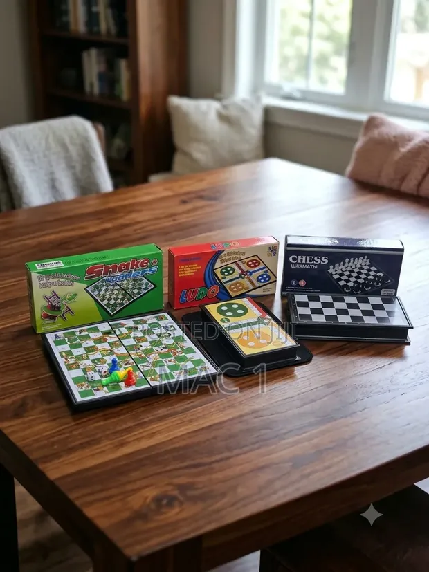 3-in-1 Mini Travel Board Game Set - Snakes & Ladders, Ludo, Chess - 1