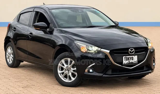 Mazda Demio 2019 Nyeusi Matt - 1