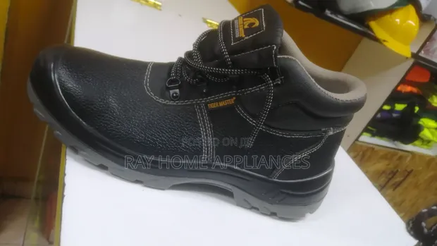 Heavy Duty Safety Boots - Brand New - 1