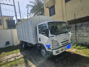 Isuzu NQR Mini Truck Iliyotumika