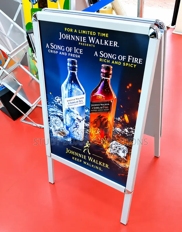 A1 Double-Sided Standing Snapper Frame - 1