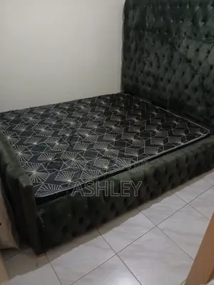 Kitanda cha 5x6 Queen na Godoro