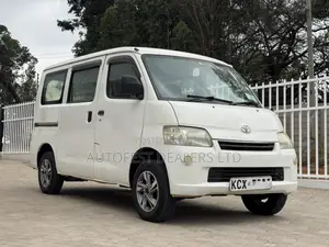 Toyota TownAce 2012 Nyeupe