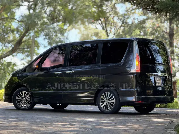 Nissan Serena 2014 Black - 1