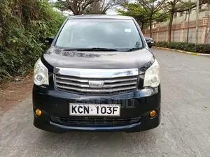 Toyota Noah 2.0 158hp FWD (8 Seater) 2010 Nyeusi