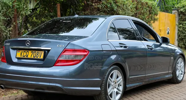 Mercedes-Benz C180 2012 Gray - 1
