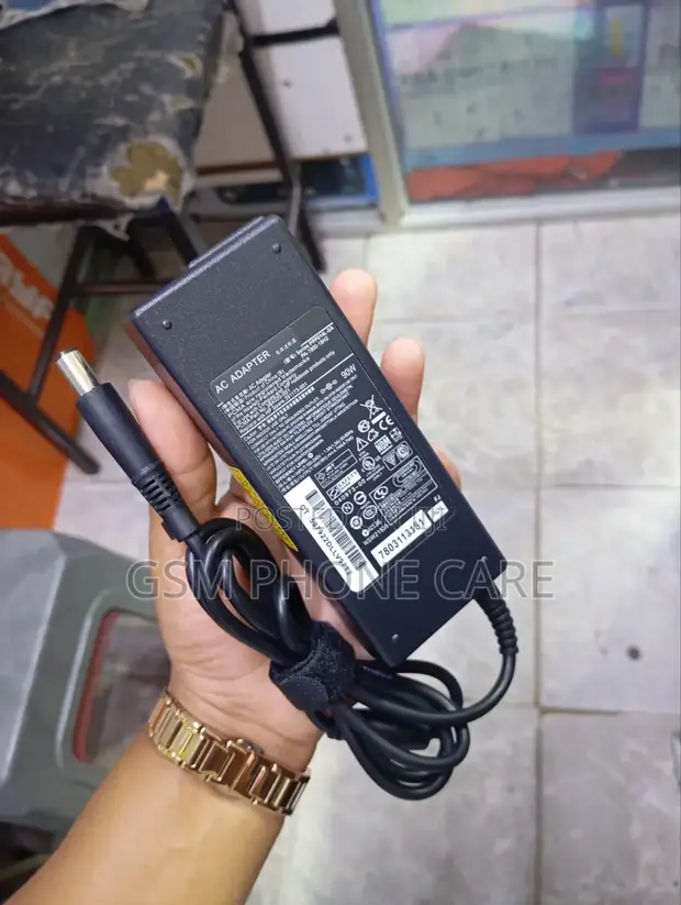 HP Big Pin Laptop Charger (65W/90W) - 1