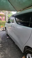 Toyota Vellfire 2016 Silver - 2