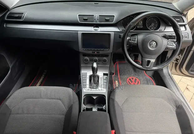 Volkswagen Passat 2014 Gold - 1