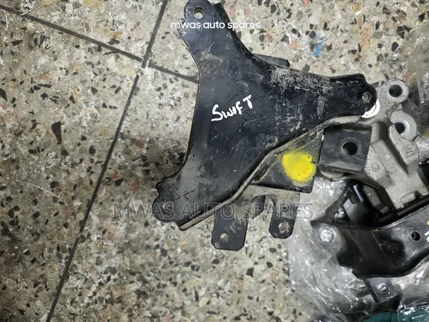 Suzuki Swift Gear Mounting - 1