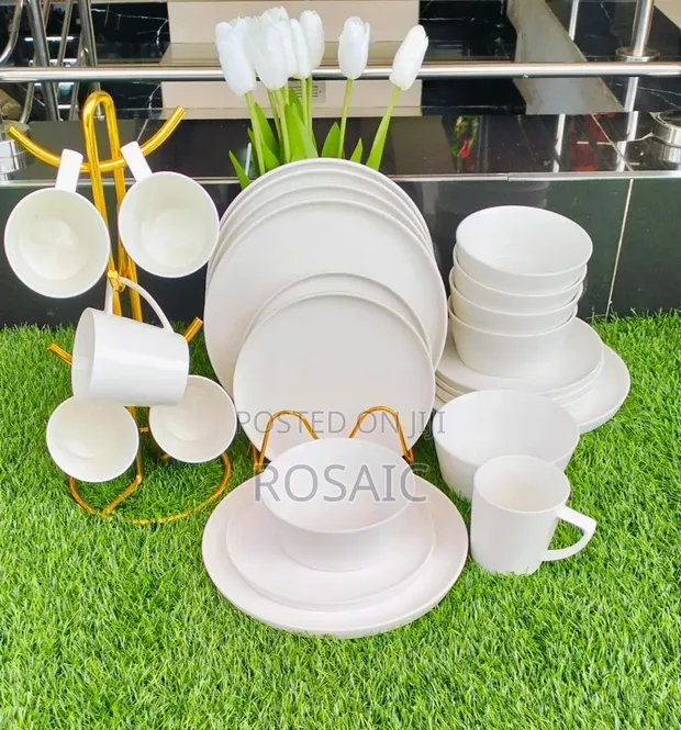 24-Piece White Plain Dinner Set - 1