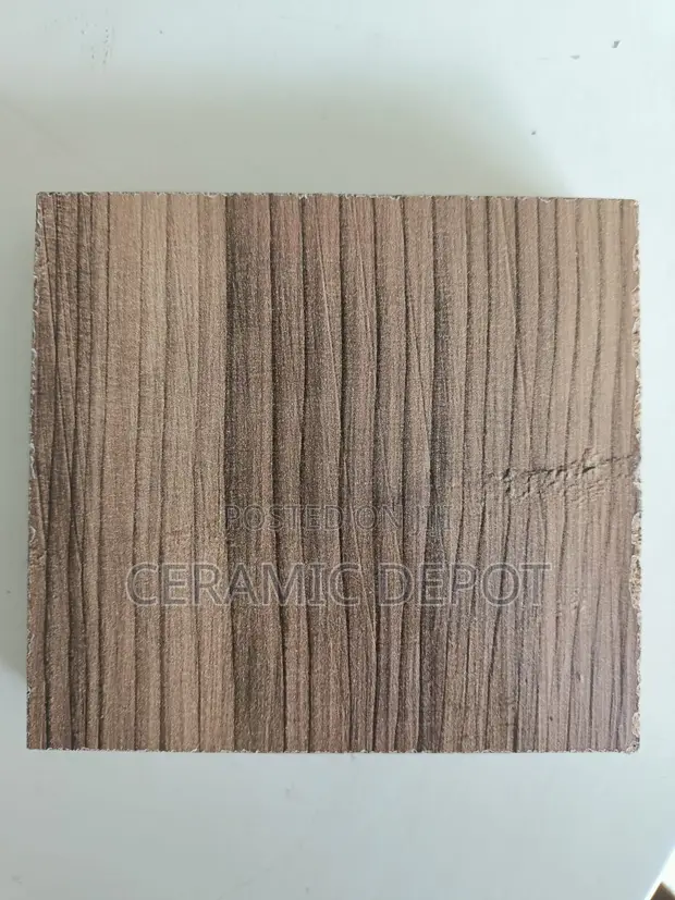 Chipboard Holm Oak 18mm 1830x2750mm - 1