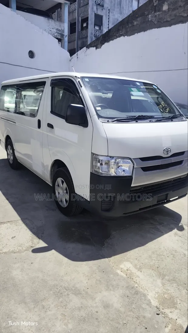 Toyota HiAce 2019 Automatic Diesel - 1