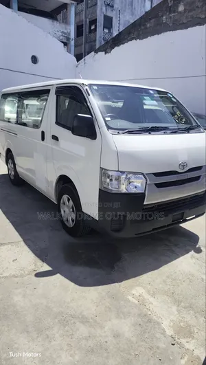 Toyota HiAce 2019 Automatic Diesel