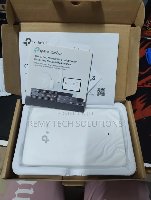 TP-Link Omada EAP235-Wall AC1200 Access Point - 1