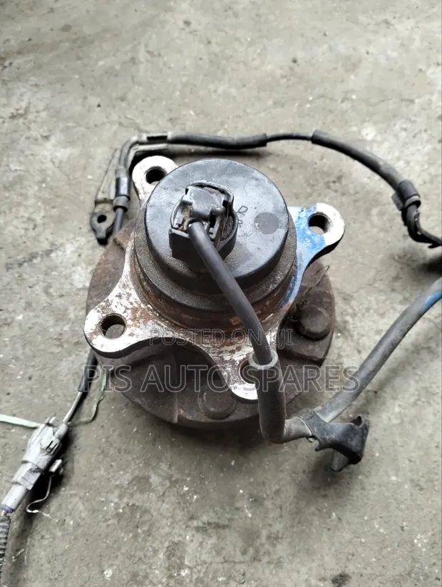 Toyota Crown Front Hub (2WD) - 1